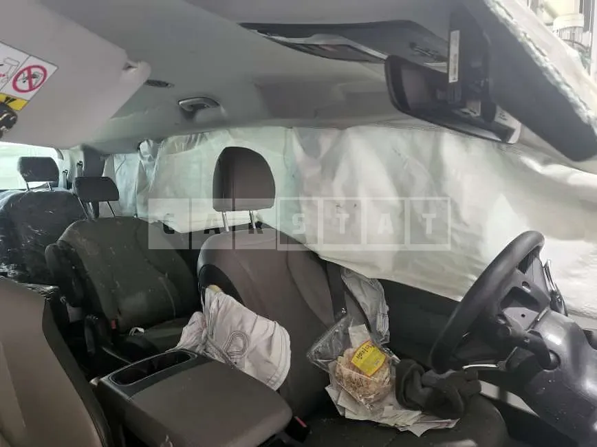 Photo 2 of 10: 2024 Kia Carnival Hybrid — Korean insurance auction