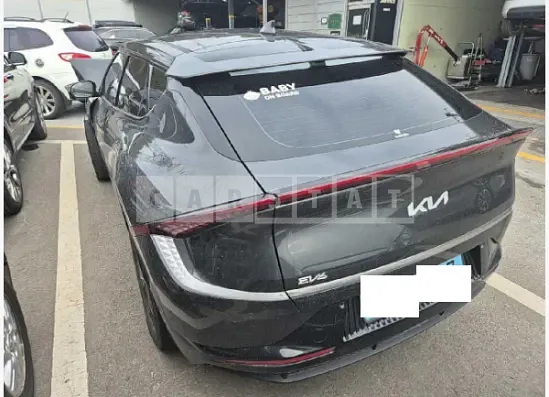 Photo 2 of 9: 2022 Kia EV6 — Korean insurance auction