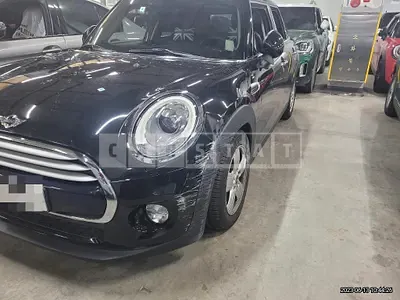 Photo 1 of 19: 2015 MINI Cooper D Five-Door, VIN WMWXT3106F2B73248 — Korean insurance auction