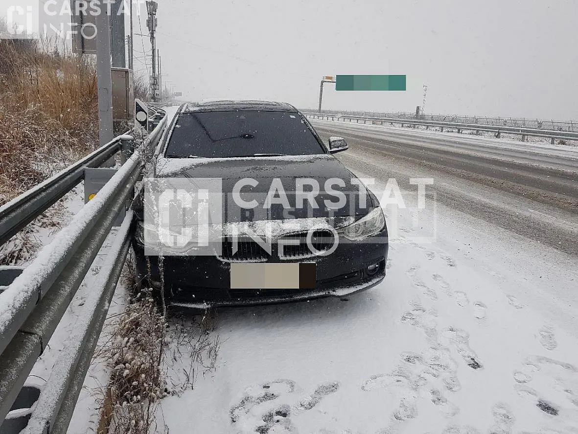 Photo 2 of 37: 2017 BMW 320d, VIN WBA8C5106HK855174 — Korean insurance auction