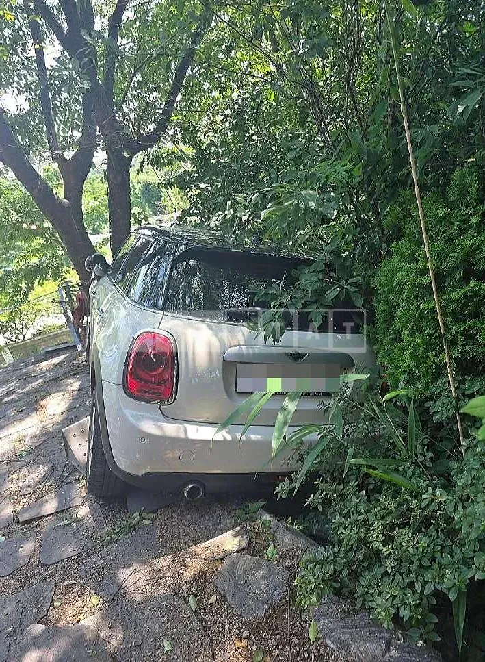 Photo 2 of 7: 2015 MINI Cooper D — Korean insurance auction