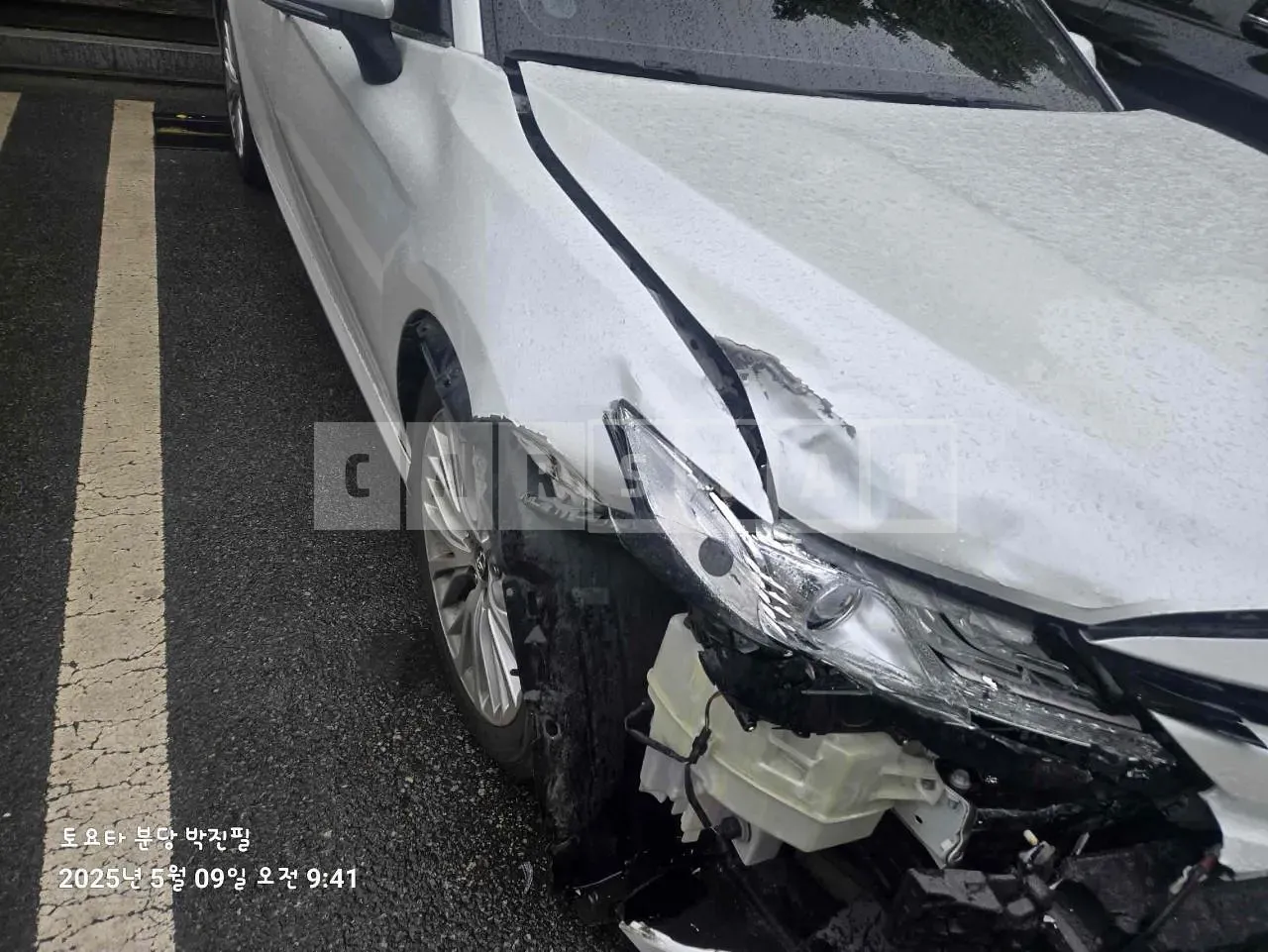 Photo 2 of 13: 2018 Toyota Camry, VIN JTNB11HK9J3073462 — Korean insurance auction