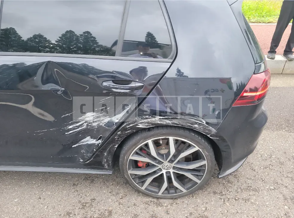 Photo 2 of 6: 2016 Volkswagen Golf GTI — Korean insurance auction