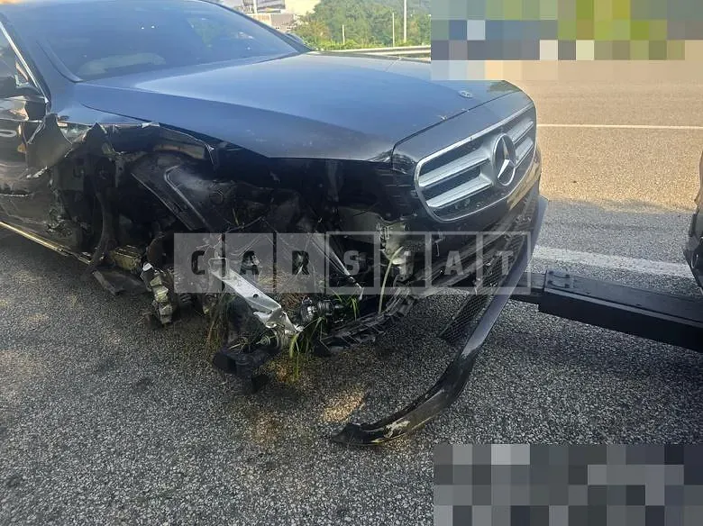 Photo 2 of 16: 2019 Mercedes-Benz E300 4Matic — Korean insurance auction