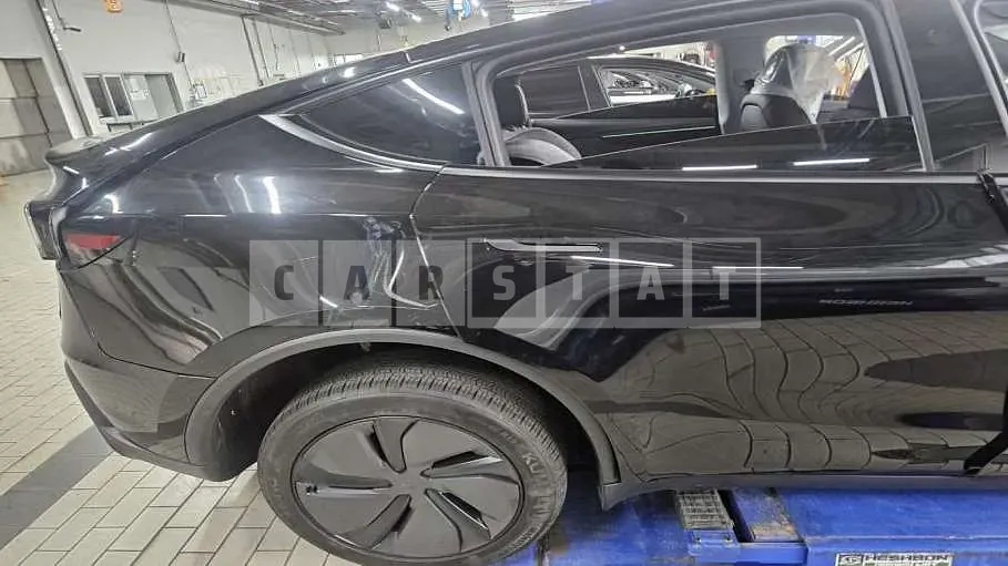 Photo 2 of 26: 2025 Tesla Model Y RWD — Korean insurance auction