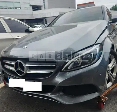Photo 1 of 43: 2017 Mercedes-Benz C220d 4Matic — Korean insurance auction