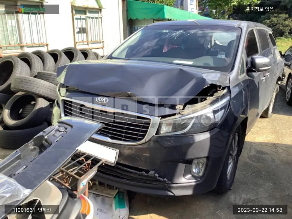 Photo 2 of 21: 2016 Kia Carnival, VIN KNHMF37ABGS214509 — Korean insurance auction