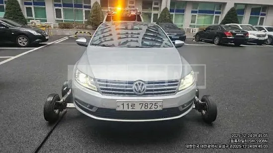 Photo 2 of 10: 2015 Volkswagen CC 2.0 TSI, VIN WVWZZZ3CZFE818035 — Korean insurance auction