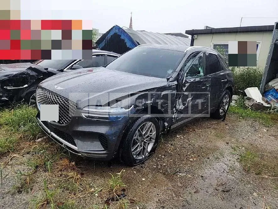 Photo 2 of 16: 2023 Genesis GV70 2.5T AWD — Korean insurance auction