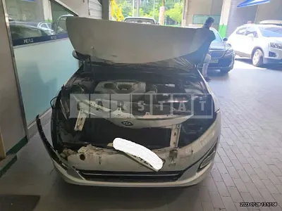 Photo 1 of 10: 2015 Kia K5, VIN KNAGL419BFA580258 — Korean insurance auction