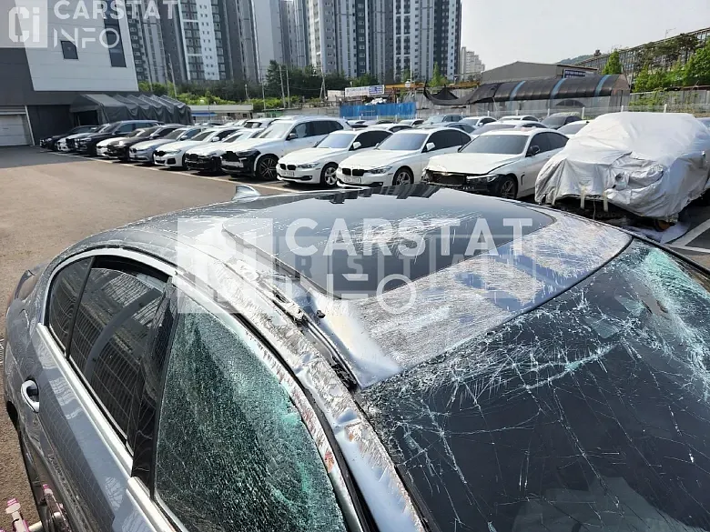Photo 2 of 5: 2018 BMW 520d, VIN WBAJC3104JDB91136 — Korean insurance auction