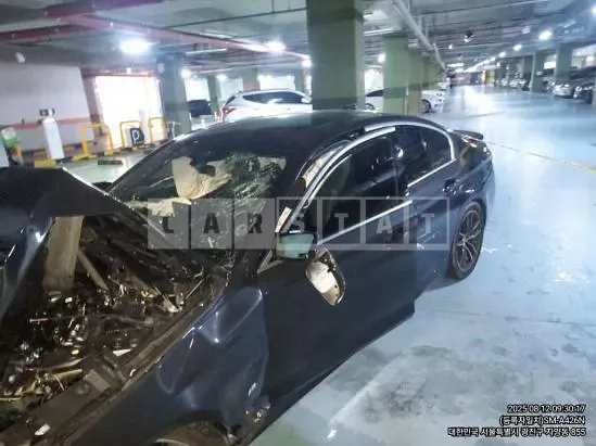 Photo 2 of 21: 2022 BMW 520i — Korean insurance auction