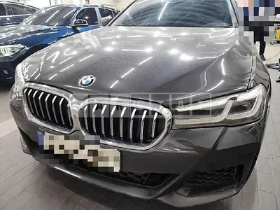 Photo 1 of 41: 2021 BMW 530i xDrive, VIN WBA31BJ03MWX28447 — Korean insurance auction