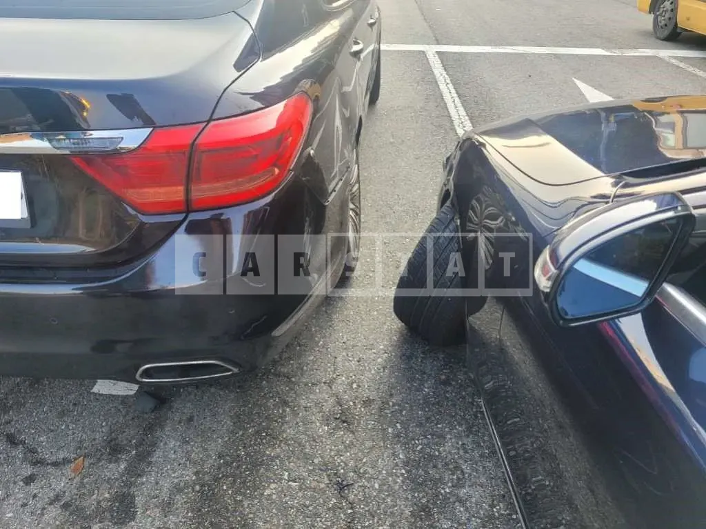 Photo 3 of 3: 2018 Mercedes-Benz E 200, VIN WDDZF4CB5JA444065 — Korean insurance auction