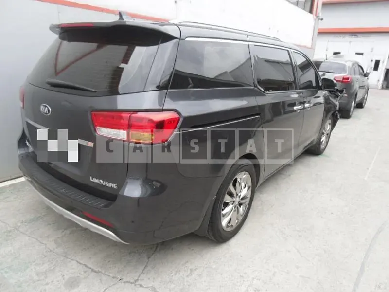 Photo 2 of 6: 2015 Kia Carnivals — Korean insurance auction