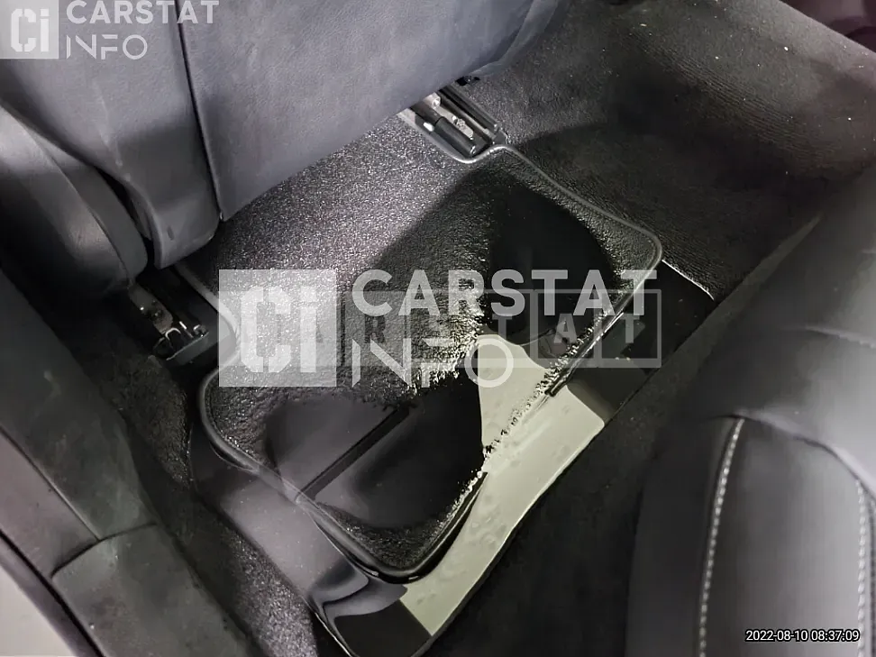 Photo 2 of 19: 2019 Mercedes-Benz E 300 4Matic, VIN WDDZF4KBXKA673764 — Korean insurance auction