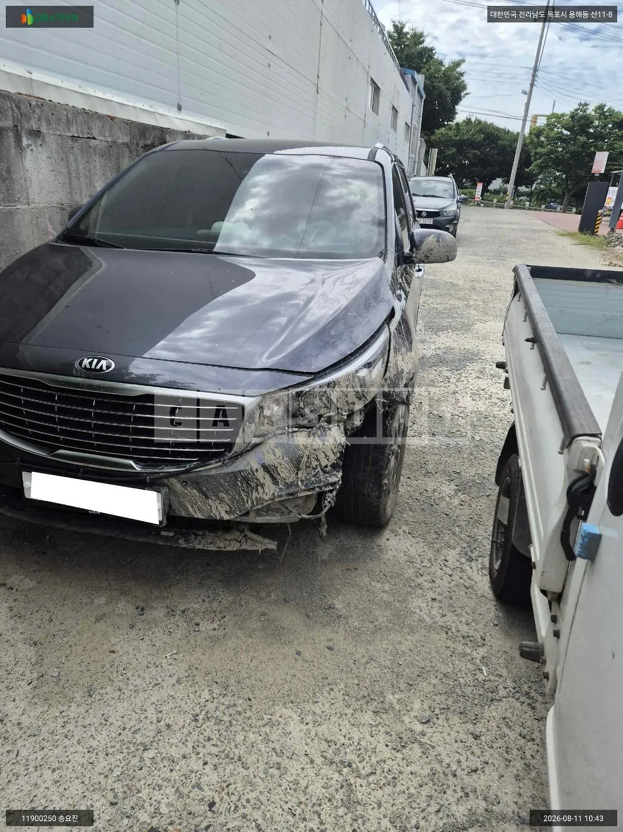 Photo 2 of 10: 2015 Kia Carnival, VIN KNAMB81ABGS119634 — Korean insurance auction