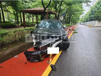 Photo 1 of 13: 2019 Volvo XC40T4 AWD, VIN YV1XZACACK2090880 — Korean insurance auction