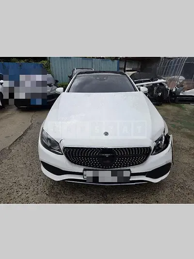 Photo 1 of 16: 2018 Mercedes-Benz E220 d — Korean insurance auction