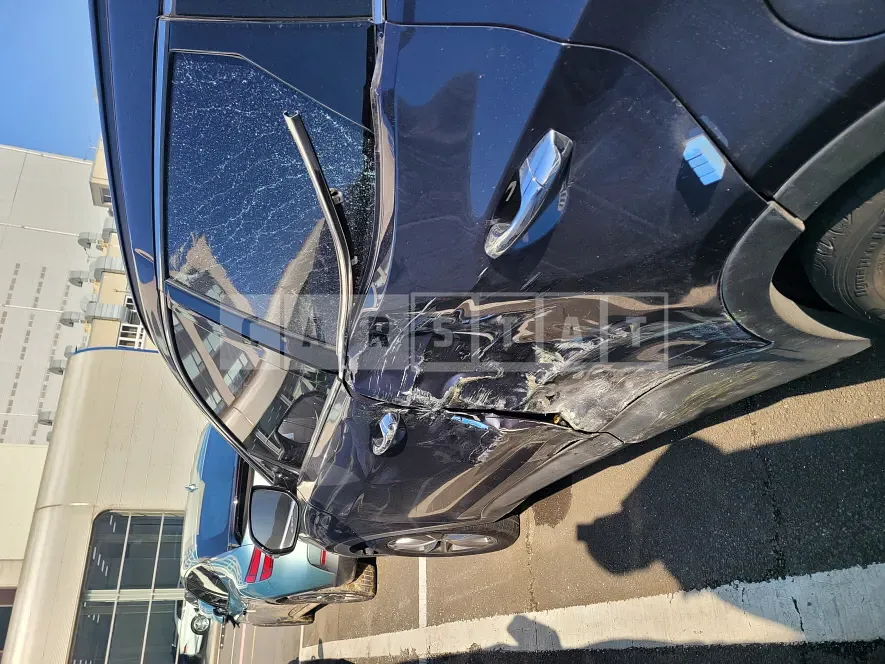 Photo 2 of 9: 2015 Hyundai Santa Fe DM — Korean insurance auction