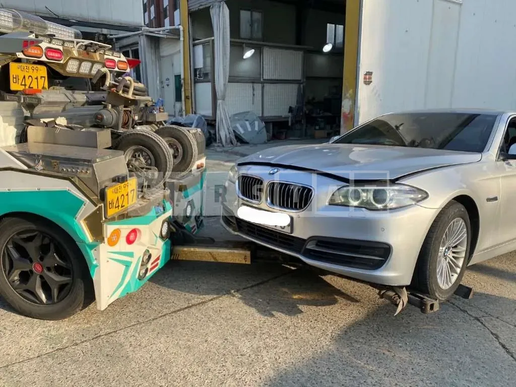 Photo 2 of 15: 2015 BMW 520d, VIN WBA5E5108FG056607 — Korean insurance auction