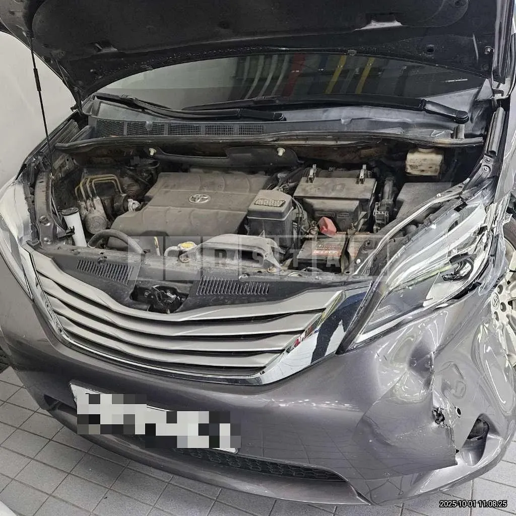 Photo 2 of 11: 2015 Toyota Siena 4WD — Korean insurance auction