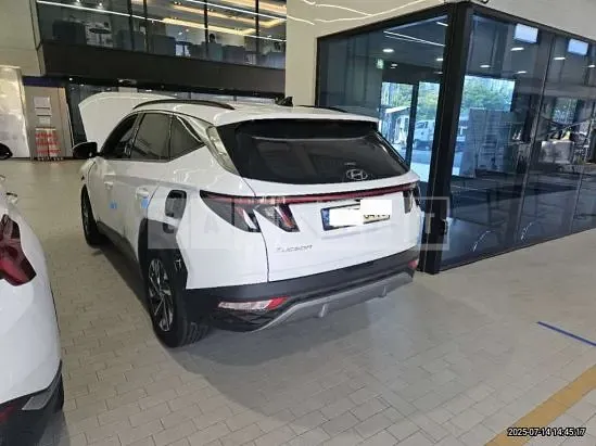 Photo 2 of 30: 2021 Hyundai Tucson — Korean insurance auction
