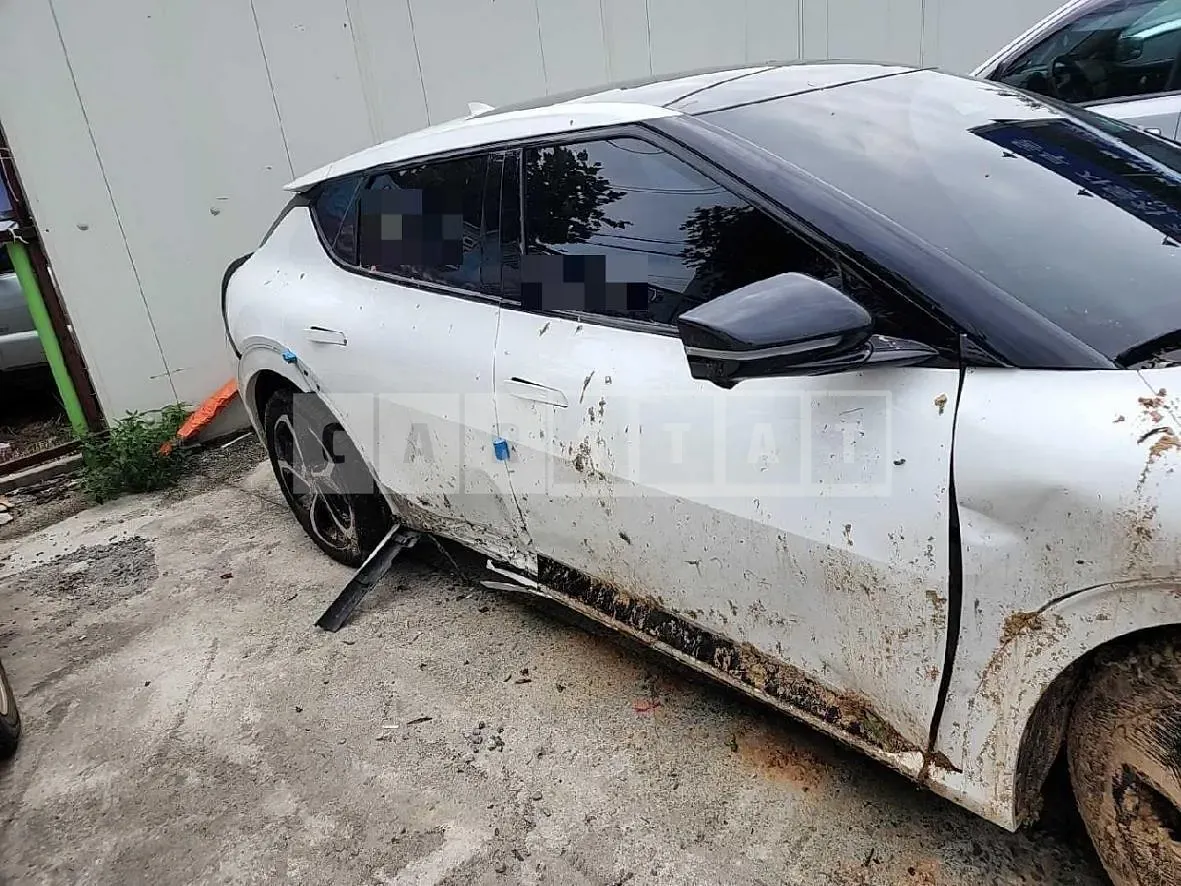 Photo 2 of 19: 2021 Kia EV6 Long Range — Korean insurance auction