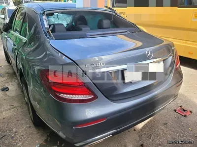 Photo 1 of 17: 2016 Mercedes-Benz E300 4Matic — Korean insurance auction