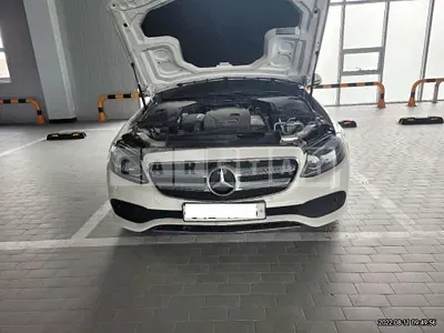 Photo 1 of 14: 2019 Mercedes-Benz E300 4Matic, VIN WDDZF4KB5KA502470 — Korean insurance auction