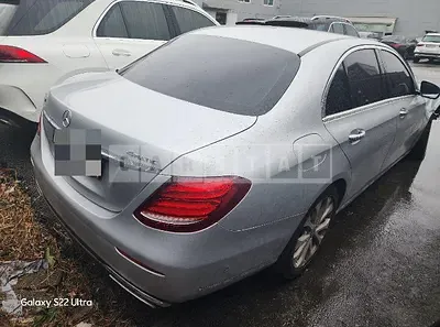 Photo 1 of 19: 2017 Mercedes-Benz E300 4Matic, VIN WDDZF4KB7JA295577 — Korean insurance auction