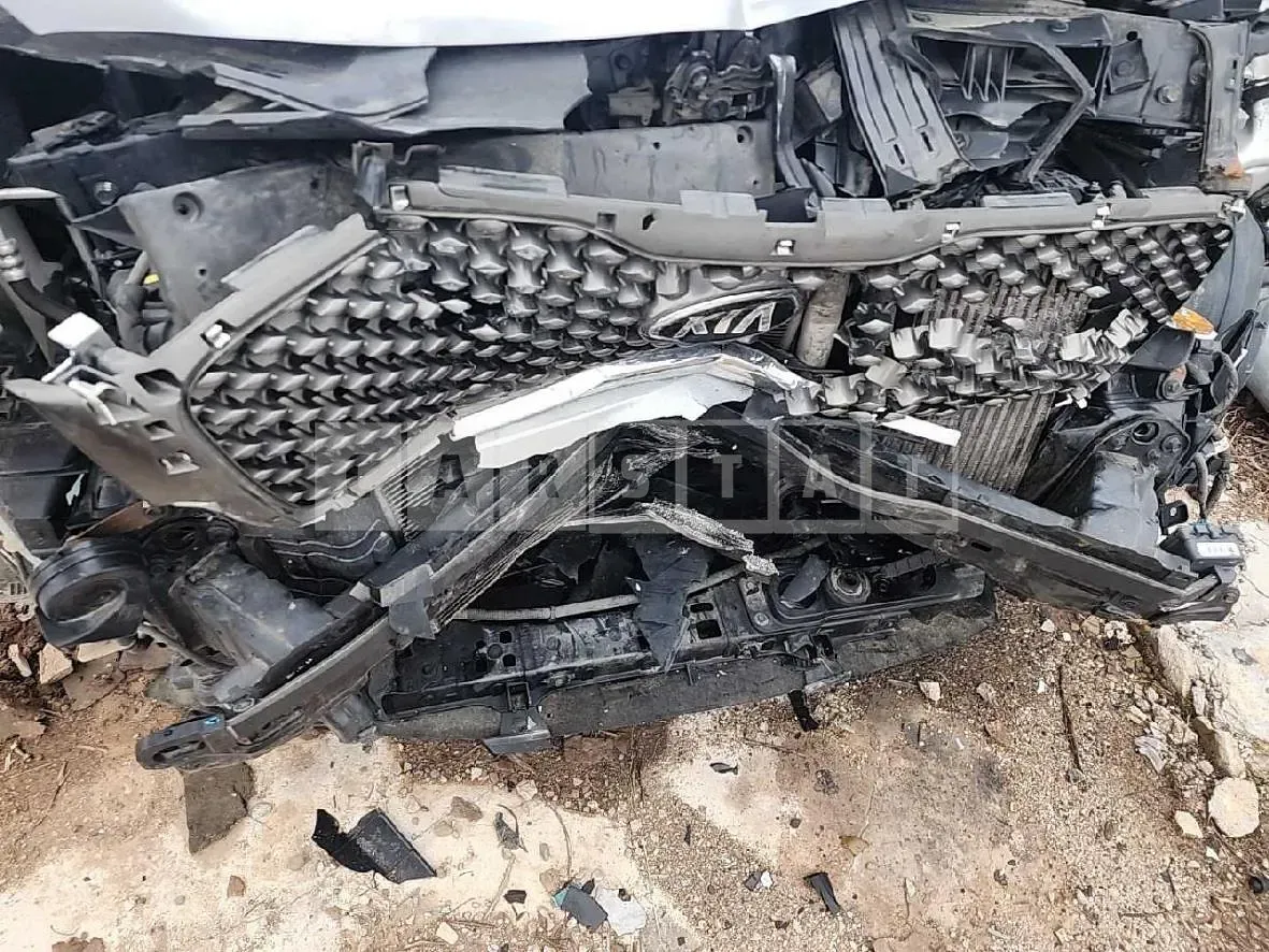 Photo 2 of 22: 2017 Kia Sorento 4WD, VIN KNAPS81ADHA339525 — Korean insurance auction