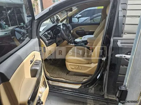 Photo 2 of 11: 2019 Kia Carnival High Limousine — Korean insurance auction