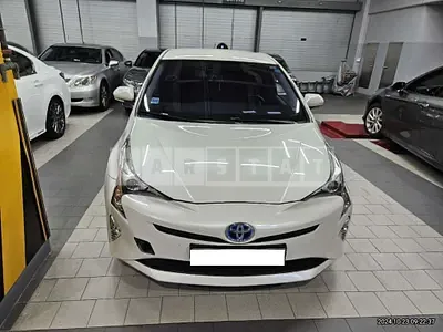 Photo 1 of 15: 2018 Toyota Prius — Korean insurance auction
