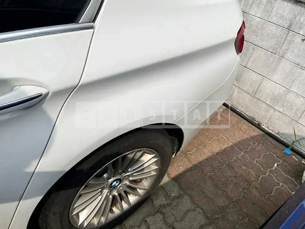 Photo 2 of 13: 2015 BMW 520d, VIN WBA5E5105FG065507 — Korean insurance auction