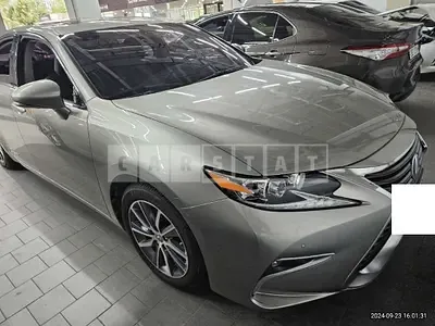 Photo 1 of 10: 2016 Lexus ES300h — Korean insurance auction