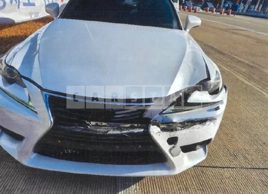 Photo 2 of 6: 2016 Lexus LS200T — Korean insurance auction