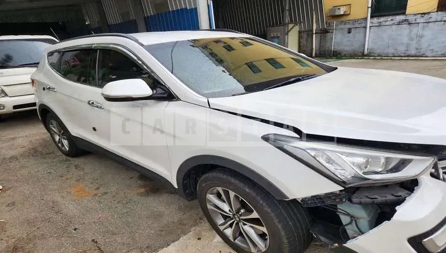 Photo 2 of 14: 2015 Hyundai Santa Fe DM — Korean insurance auction