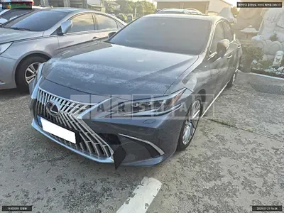 2025 Lexus ES300h