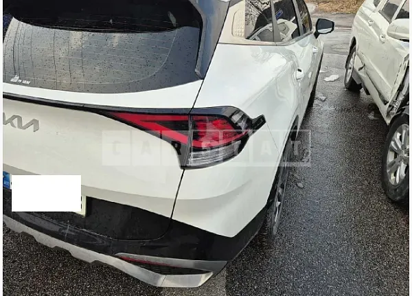 Photo 2 of 16: 2022 Kia Sportage — Korean insurance auction