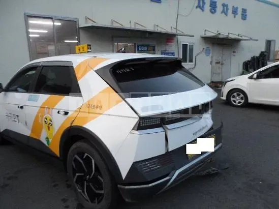 Photo 2 of 10: 2023 Hyundai IONIQ 5 — Korean insurance auction