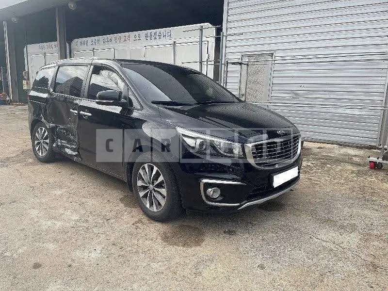 Photo 2 of 19: 2016 Kia Carnival, VIN KNAMB81ABHS286643 — Korean insurance auction
