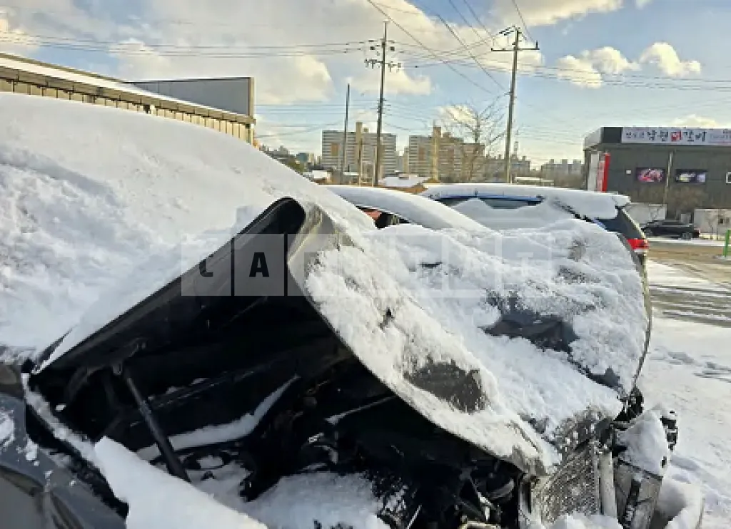 Photo 2 of 40: 2023 Kia Sorento — Korean insurance auction