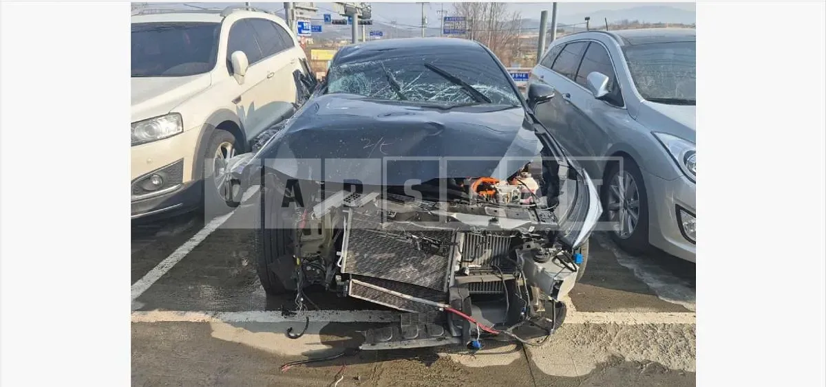Photo 2 of 8: 2022 Kia K8 Hybrid — Korean insurance auction