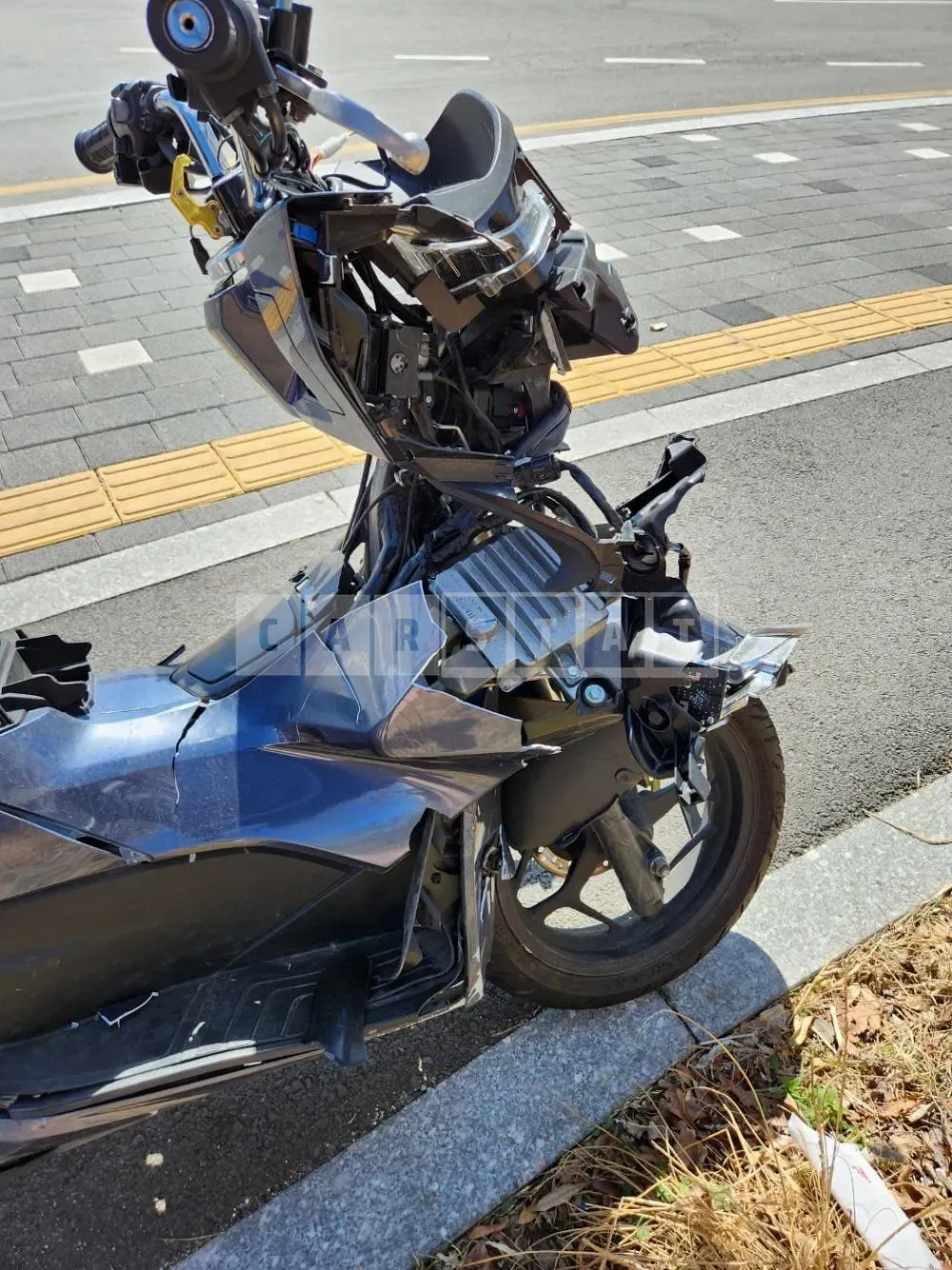 Photo 2 of 3: 2021 Honda Motorcycles PCX125 — Korean insurance auction