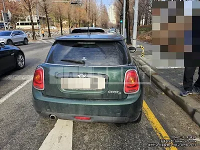 Photo 1 of 10: 2017 MINI The New Cooper D, VIN WMWXN3104J2E01640 — Korean insurance auction