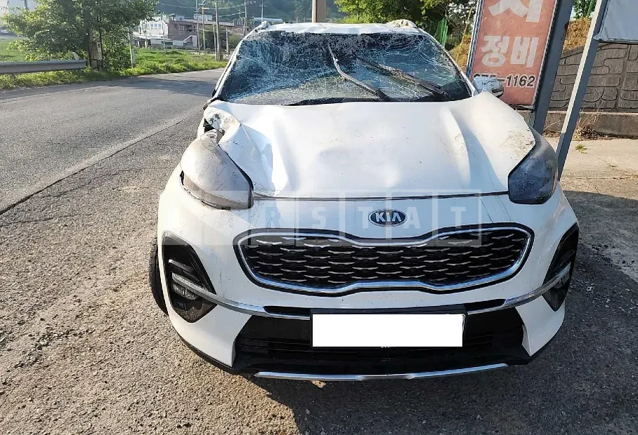 Photo 2 of 21: 2022 Kia Sportage — Korean insurance auction