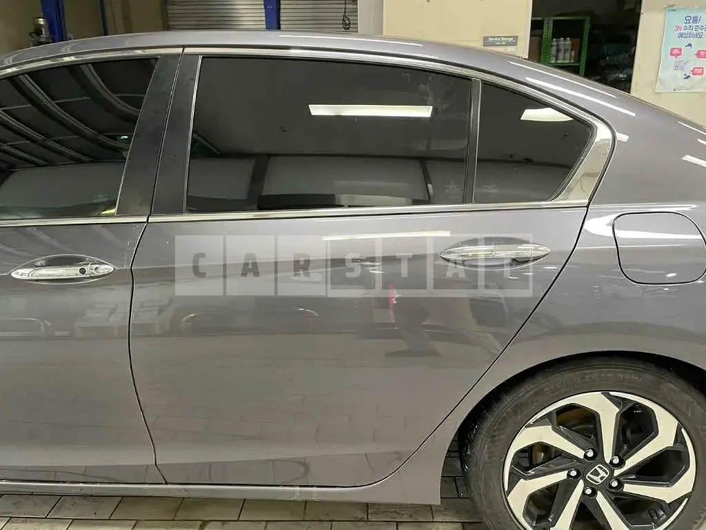 Photo 2 of 11: 2017 Honda Accord 2.4, VIN 1HGCR2680HA515613 — Korean insurance auction