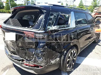 Photo 1 of 6: 2021 Kia Carnival — Korean insurance auction
