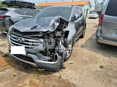 Photo 1 of 14: 2016 Hyundai Santa Fe — Korean insurance auction